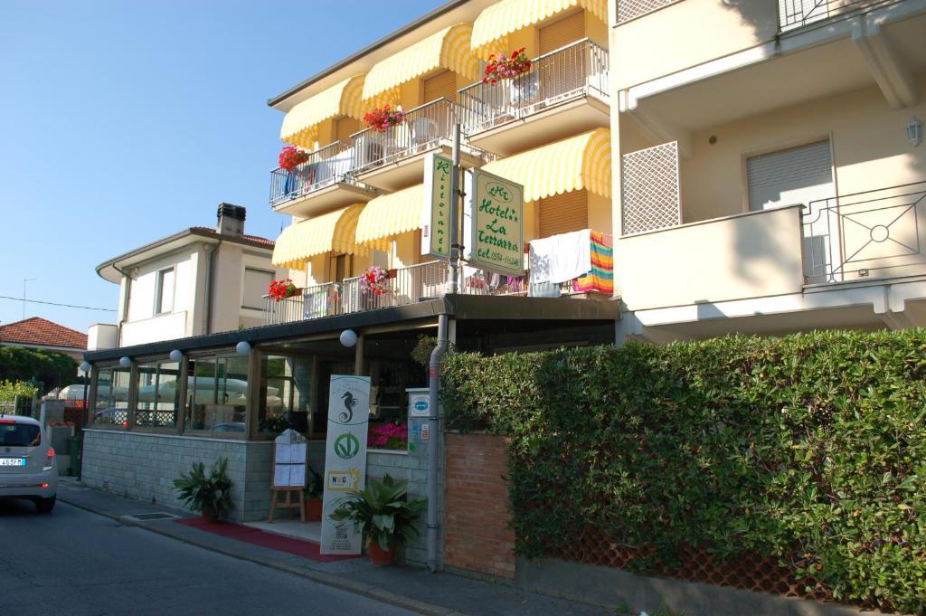 Hotel Ristorante La Terrazza Lido di Camaiore Exterior photo
